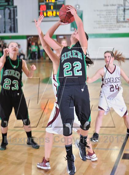 Thumbnail 2 in Solon Springs vs. Siren (WIAA D5 Regionals)  photogallery.