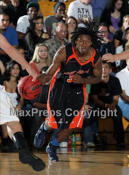 Thumbnail 2 in Lake Wales vs. Bishop Verot (City of Palms Classic) photogallery.