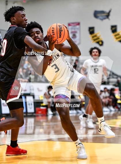 Thumbnail 2 in Centennial vs. Salesian College Preparatory (The Classic at Damien) photogallery.