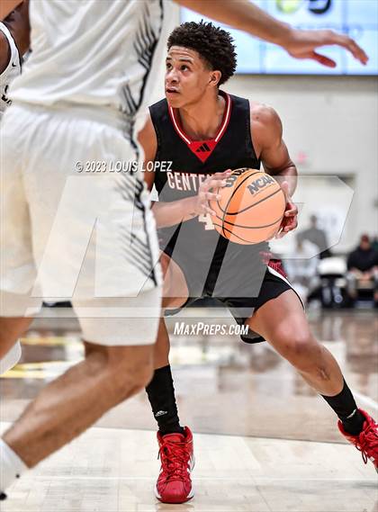 Thumbnail 3 in Centennial vs. Salesian College Preparatory (The Classic at Damien) photogallery.