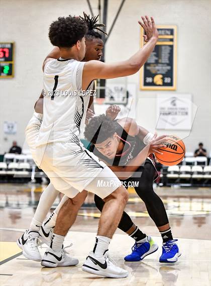 Thumbnail 3 in Centennial vs. Salesian College Preparatory (The Classic at Damien) photogallery.