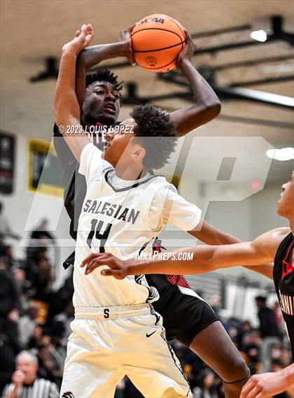 Thumbnail 3 in Centennial vs. Salesian College Preparatory (The Classic at Damien) photogallery.