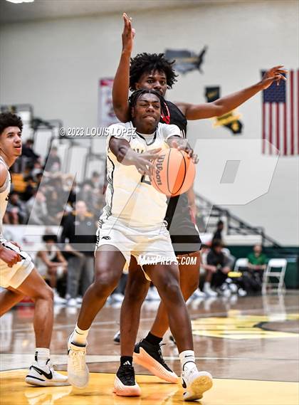 Thumbnail 1 in Centennial vs. Salesian College Preparatory (The Classic at Damien) photogallery.