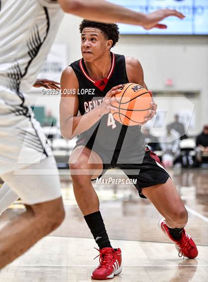 Thumbnail 2 in Centennial vs. Salesian College Preparatory (The Classic at Damien) photogallery.