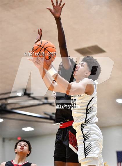 Thumbnail 2 in Centennial vs. Salesian College Preparatory (The Classic at Damien) photogallery.