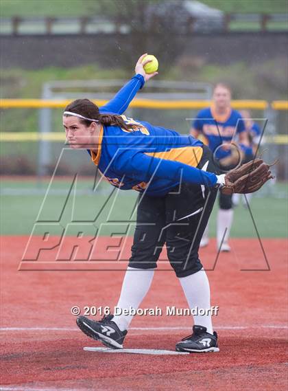 Thumbnail 3 in Sheldon vs. Eagle Point (Medford Spring Break High School Fastpitch Classic) photogallery.