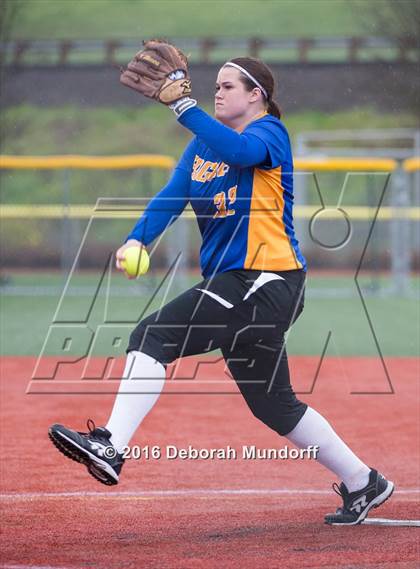 Thumbnail 2 in Sheldon vs. Eagle Point (Medford Spring Break High School Fastpitch Classic) photogallery.