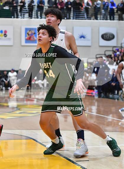 Thumbnail 3 in Sierra Canyon vs. Ribet Academy (The Classic at Damien) photogallery.