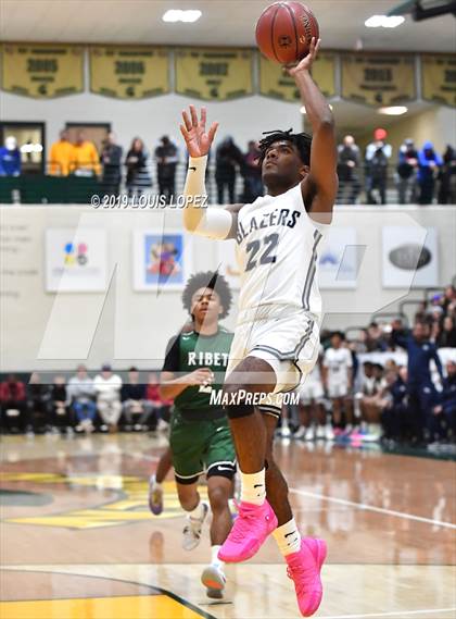 Thumbnail 1 in Sierra Canyon vs. Ribet Academy (The Classic at Damien) photogallery.