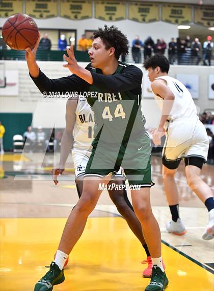 Thumbnail 2 in Sierra Canyon vs. Ribet Academy (The Classic at Damien) photogallery.