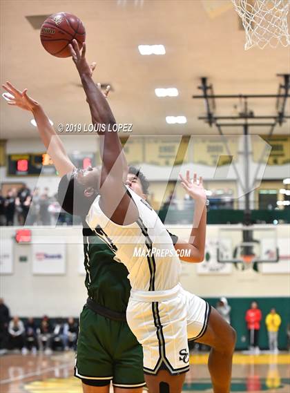Thumbnail 2 in Sierra Canyon vs. Ribet Academy (The Classic at Damien) photogallery.