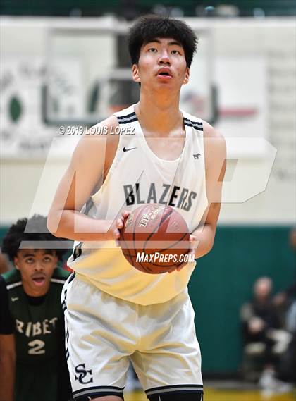 Thumbnail 2 in Sierra Canyon vs. Ribet Academy (The Classic at Damien) photogallery.