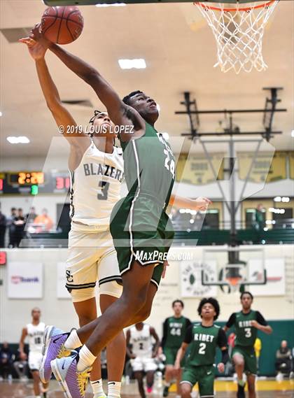 Thumbnail 1 in Sierra Canyon vs. Ribet Academy (The Classic at Damien) photogallery.