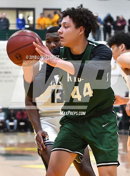 Thumbnail 1 in Sierra Canyon vs. Ribet Academy (The Classic at Damien) photogallery.