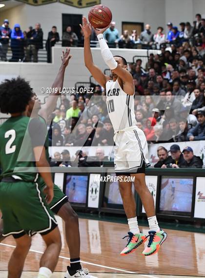 Thumbnail 2 in Sierra Canyon vs. Ribet Academy (The Classic at Damien) photogallery.