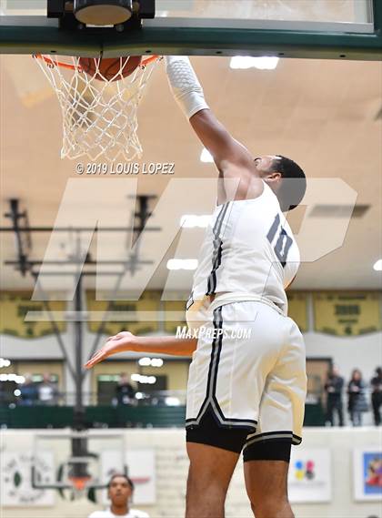 Thumbnail 3 in Sierra Canyon vs. Ribet Academy (The Classic at Damien) photogallery.