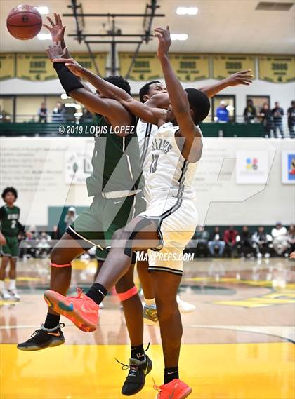 Thumbnail 3 in Sierra Canyon vs. Ribet Academy (The Classic at Damien) photogallery.