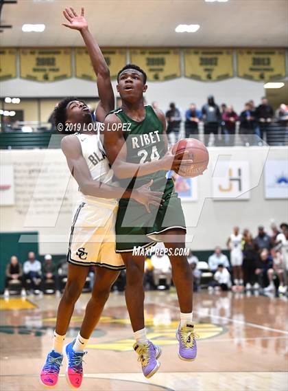 Thumbnail 3 in Sierra Canyon vs. Ribet Academy (The Classic at Damien) photogallery.