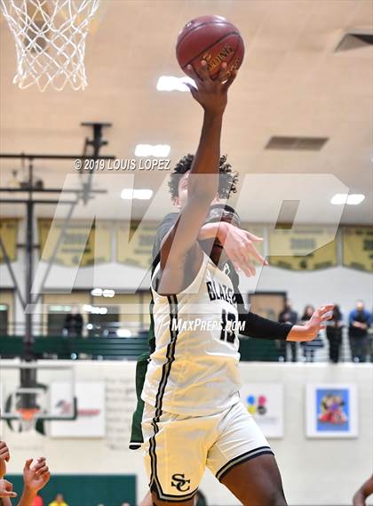 Thumbnail 3 in Sierra Canyon vs. Ribet Academy (The Classic at Damien) photogallery.
