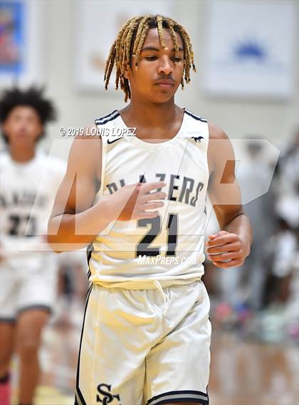 Thumbnail 2 in Sierra Canyon vs. Ribet Academy (The Classic at Damien) photogallery.