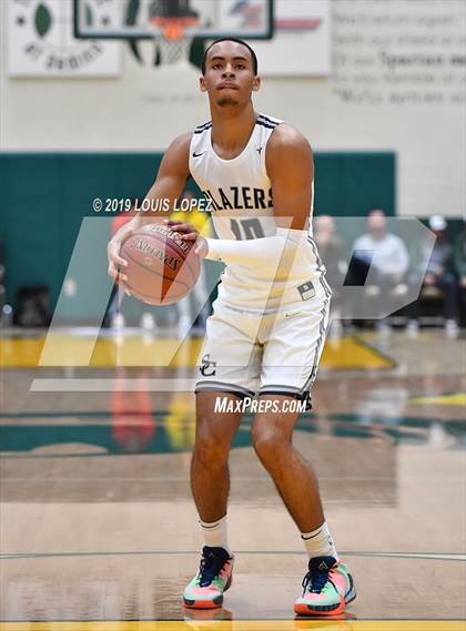 Thumbnail 3 in Sierra Canyon vs. Ribet Academy (The Classic at Damien) photogallery.