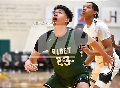 Thumbnail 2 in Sierra Canyon vs. Ribet Academy (The Classic at Damien) photogallery.
