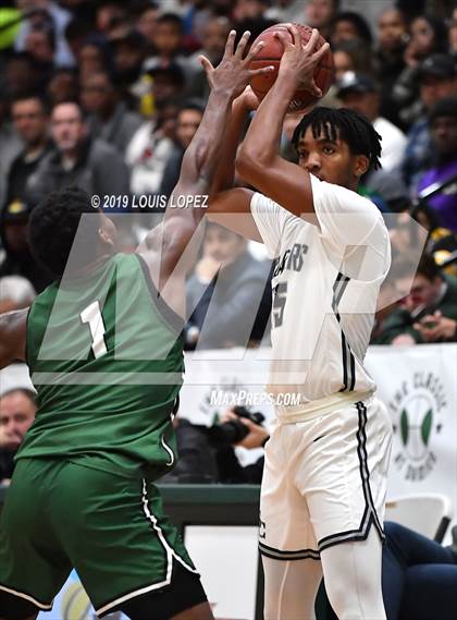 Thumbnail 3 in Sierra Canyon vs. Ribet Academy (The Classic at Damien) photogallery.