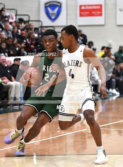 Thumbnail 2 in Sierra Canyon vs. Ribet Academy (The Classic at Damien) photogallery.