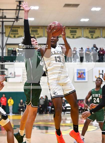 Thumbnail 3 in Sierra Canyon vs. Ribet Academy (The Classic at Damien) photogallery.