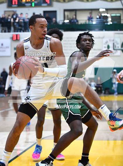 Thumbnail 3 in Sierra Canyon vs. Ribet Academy (The Classic at Damien) photogallery.