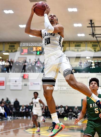Thumbnail 3 in Sierra Canyon vs. Ribet Academy (The Classic at Damien) photogallery.