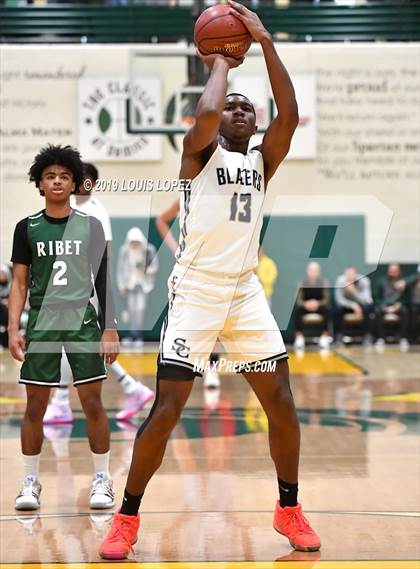 Thumbnail 3 in Sierra Canyon vs. Ribet Academy (The Classic at Damien) photogallery.