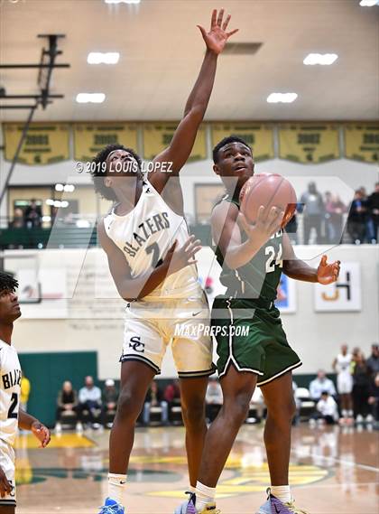 Thumbnail 2 in Sierra Canyon vs. Ribet Academy (The Classic at Damien) photogallery.