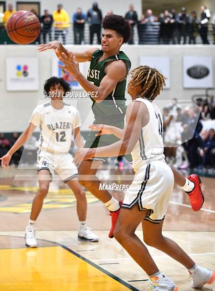 Thumbnail 1 in Sierra Canyon vs. Ribet Academy (The Classic at Damien) photogallery.