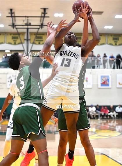 Thumbnail 3 in Sierra Canyon vs. Ribet Academy (The Classic at Damien) photogallery.