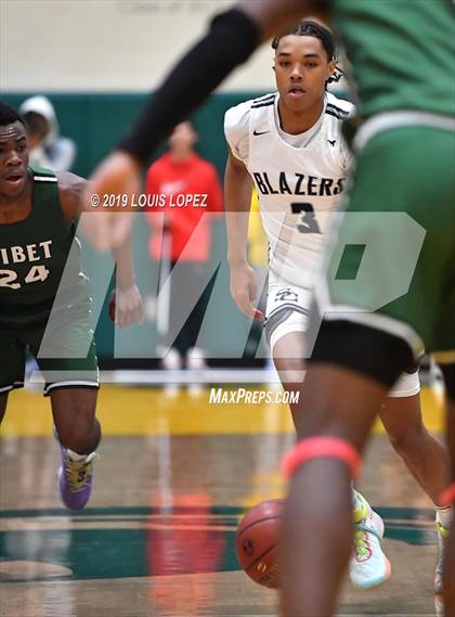 Thumbnail 3 in Sierra Canyon vs. Ribet Academy (The Classic at Damien) photogallery.