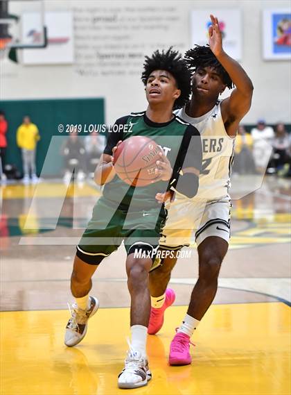 Thumbnail 3 in Sierra Canyon vs. Ribet Academy (The Classic at Damien) photogallery.
