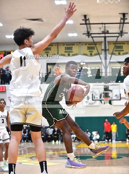 Thumbnail 1 in Sierra Canyon vs. Ribet Academy (The Classic at Damien) photogallery.