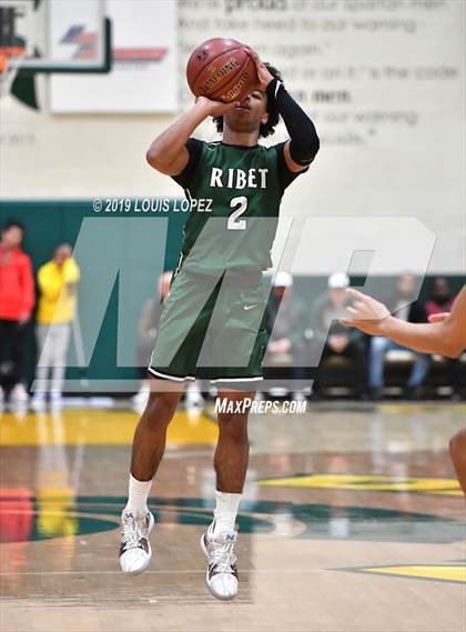 Thumbnail 2 in Sierra Canyon vs. Ribet Academy (The Classic at Damien) photogallery.