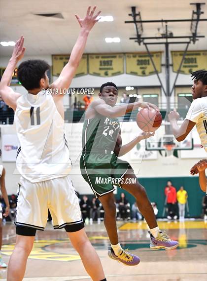Thumbnail 2 in Sierra Canyon vs. Ribet Academy (The Classic at Damien) photogallery.
