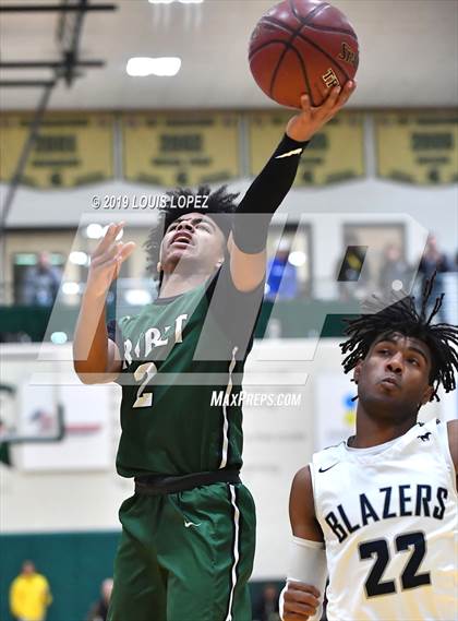 Thumbnail 2 in Sierra Canyon vs. Ribet Academy (The Classic at Damien) photogallery.