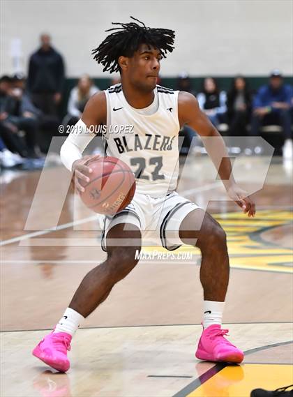 Thumbnail 2 in Sierra Canyon vs. Ribet Academy (The Classic at Damien) photogallery.