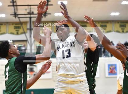 Thumbnail 2 in Sierra Canyon vs. Ribet Academy (The Classic at Damien) photogallery.