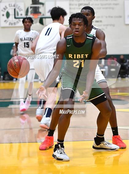 Thumbnail 3 in Sierra Canyon vs. Ribet Academy (The Classic at Damien) photogallery.