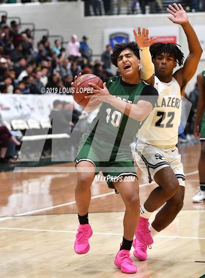 Thumbnail 2 in Sierra Canyon vs. Ribet Academy (The Classic at Damien) photogallery.