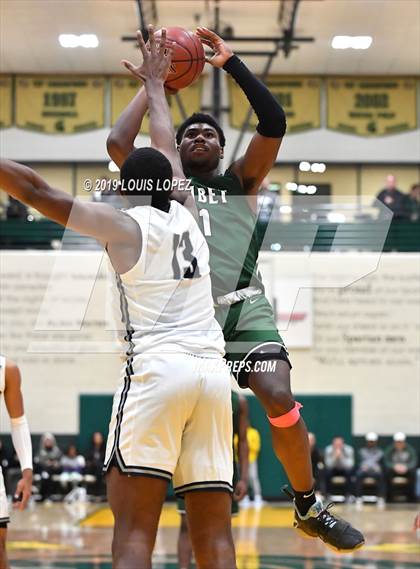 Thumbnail 2 in Sierra Canyon vs. Ribet Academy (The Classic at Damien) photogallery.
