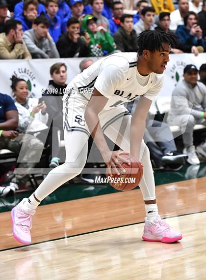 Thumbnail 3 in Sierra Canyon vs. Ribet Academy (The Classic at Damien) photogallery.