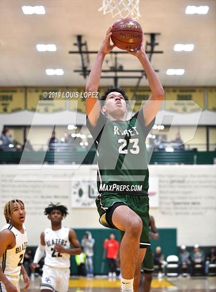 Thumbnail 3 in Sierra Canyon vs. Ribet Academy (The Classic at Damien) photogallery.
