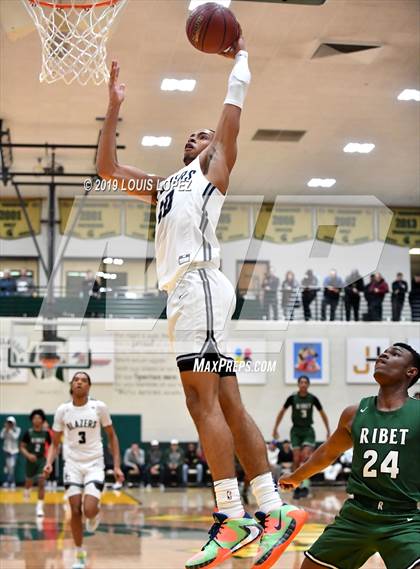 Thumbnail 1 in Sierra Canyon vs. Ribet Academy (The Classic at Damien) photogallery.