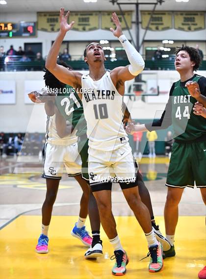 Thumbnail 1 in Sierra Canyon vs. Ribet Academy (The Classic at Damien) photogallery.